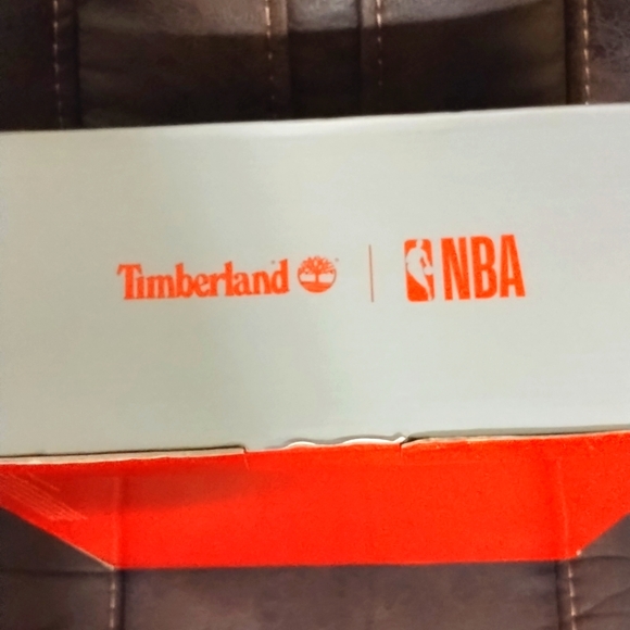 Brand New..Men's exotic Toronto raptors NBA, timberlands size 11 - Picture 14 of 15